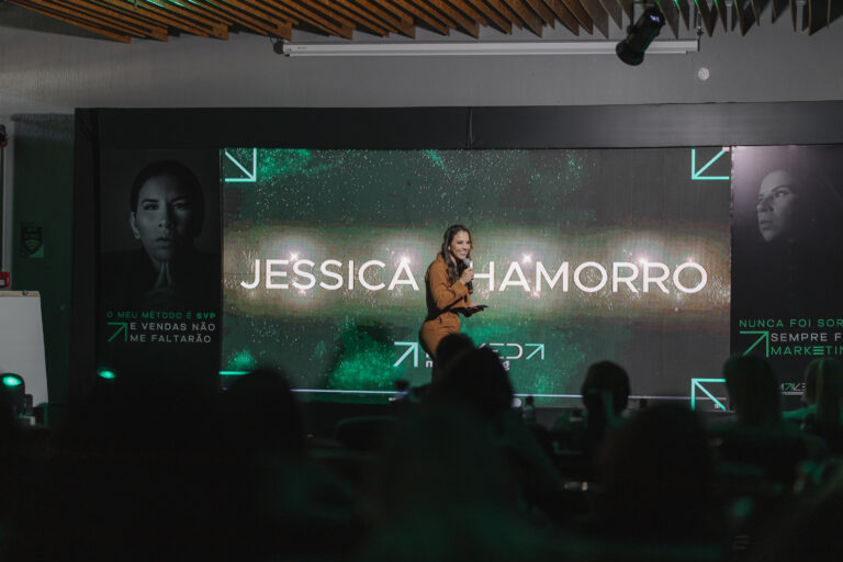 Palestrando evento da Thammy Manuella - Evento sobre vendas de e-books no automático para geração de receita e qualificação de clientes.